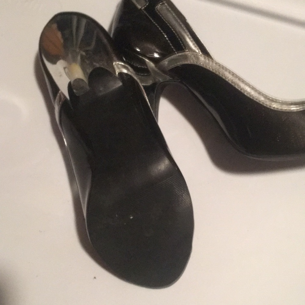 Shoes - Picture 4 of 4